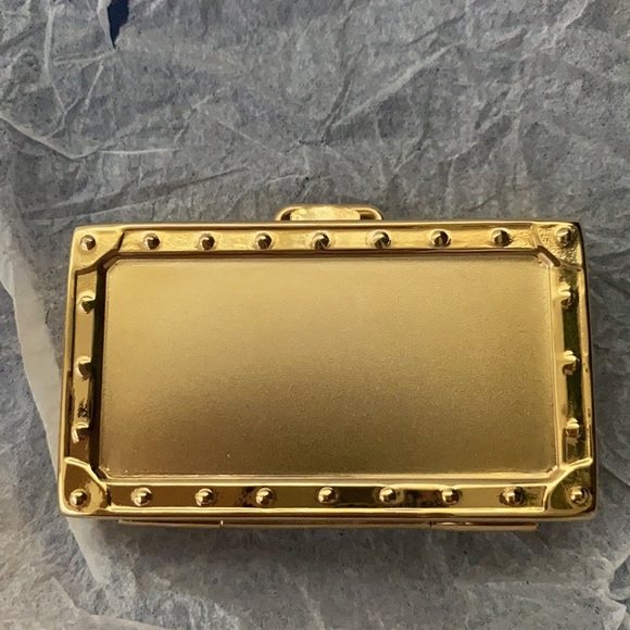 Vintage NEW UNUSED Debbie J Palmer Suitcase-Shaped Pillbox gold tone w/pouch - Picture 1 of 7
